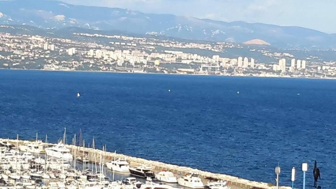 Villa Salyna Bela balcony Ičići Esterno foto