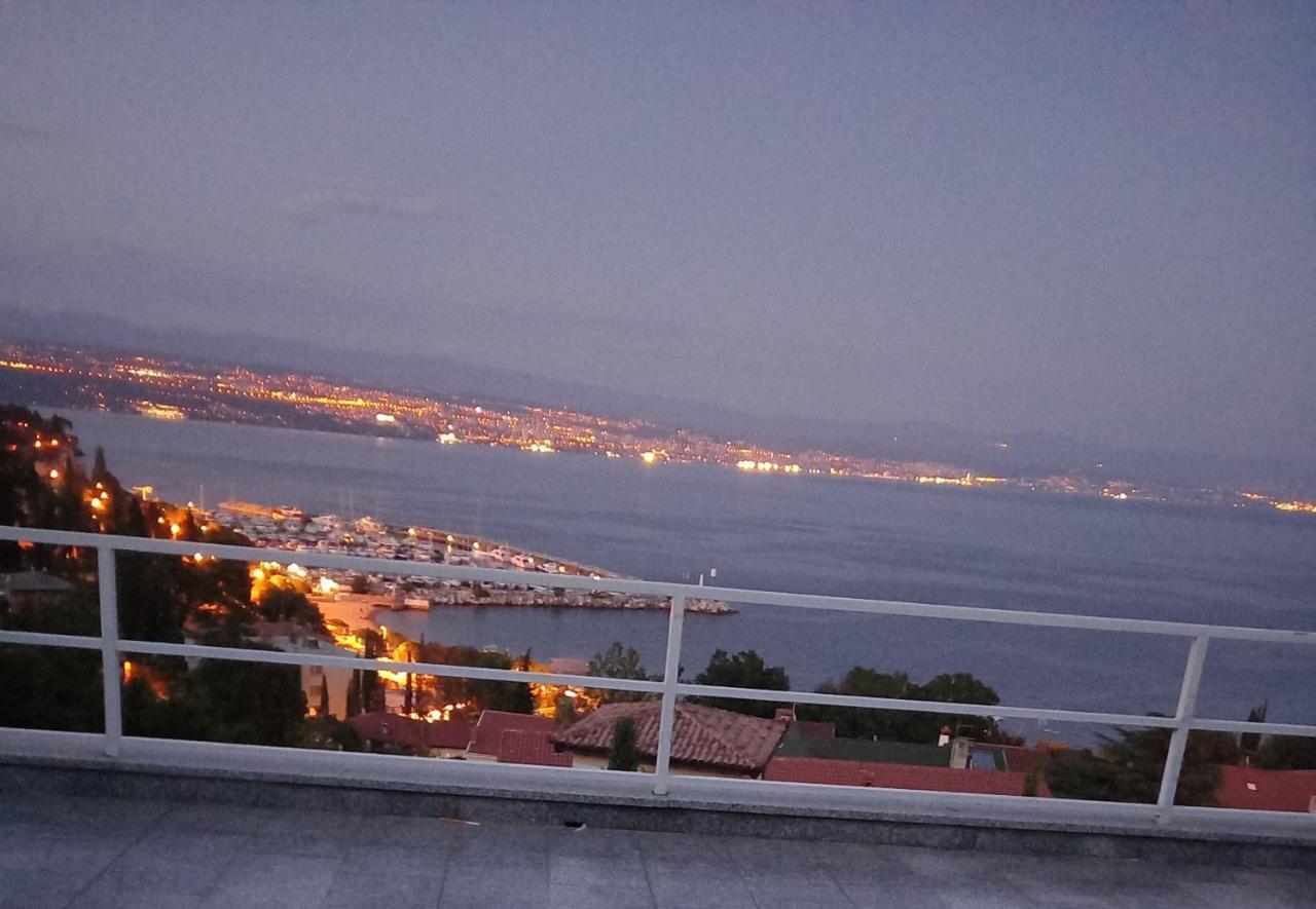 Villa Salyna Bela balcony Ičići Esterno foto