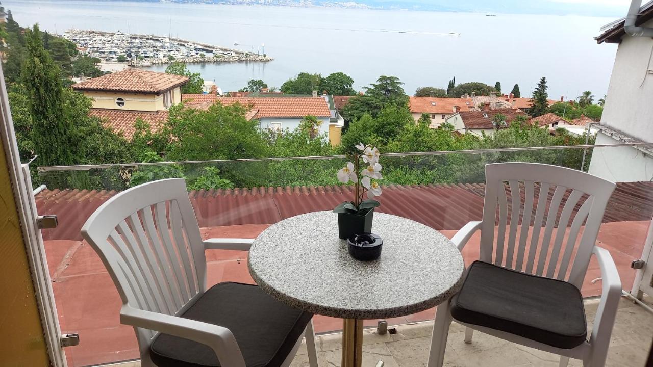 Villa Salyna Bela balcony Ičići Esterno foto