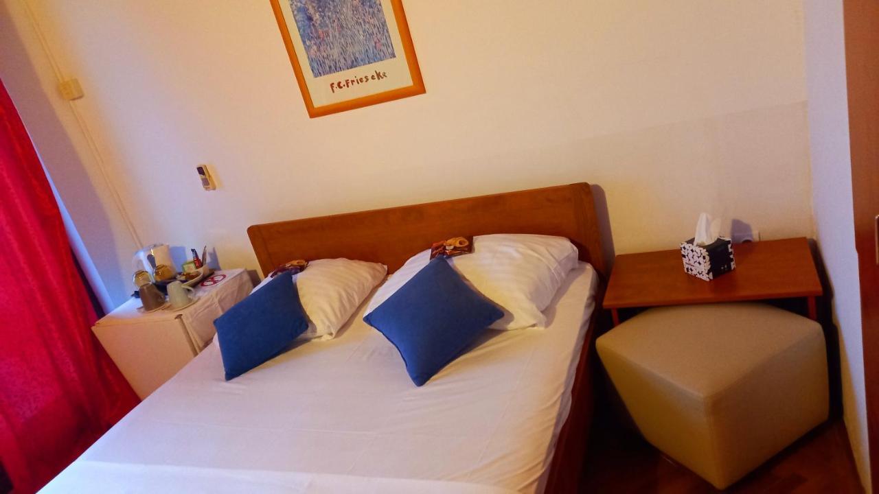 Villa Salyna Bela balcony Ičići Esterno foto