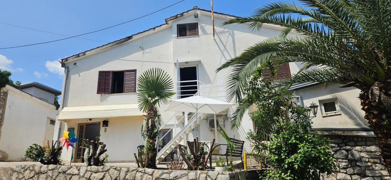 Villa Salyna Bela balcony Ičići Esterno foto